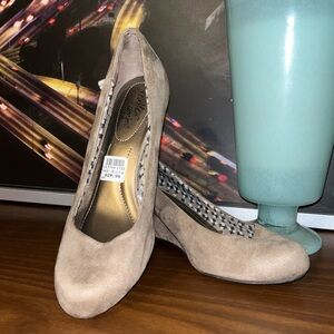Women's Dexter Dexflex Taupe Pumps size 8.5W